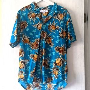 Old navy Hawaiian shirt size large